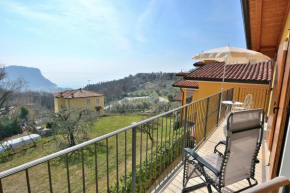 Blue Apartment in Marciaga di Costermano